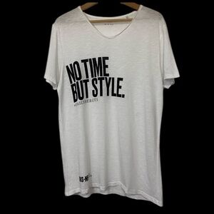 IKKS. Mens Size Large White Tee Shirt